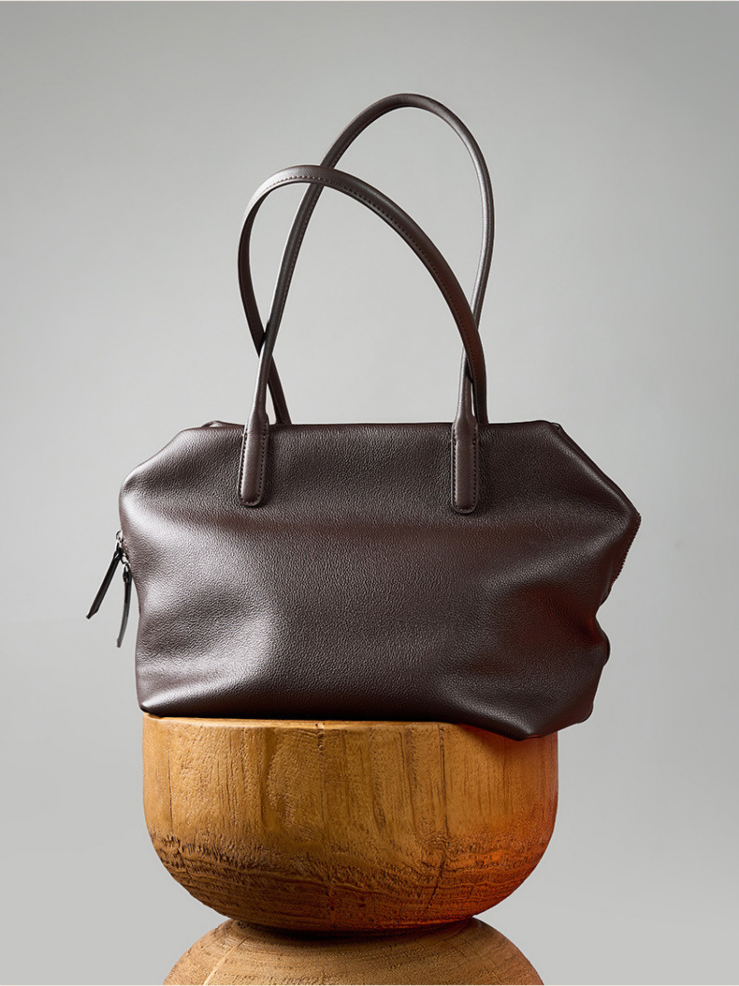Minimalist Soft‑Grain Leather Tote Bag