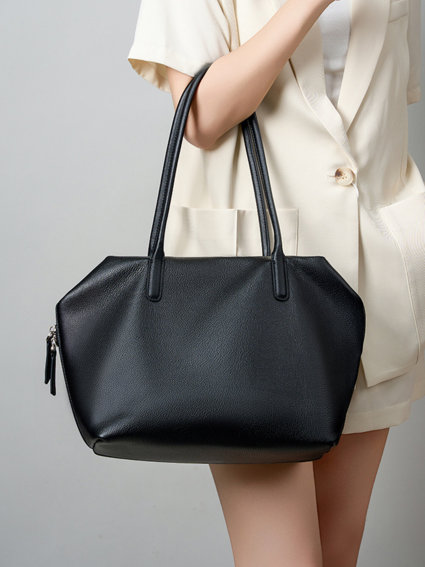 Minimalist Soft‑Grain Leather Tote Bag