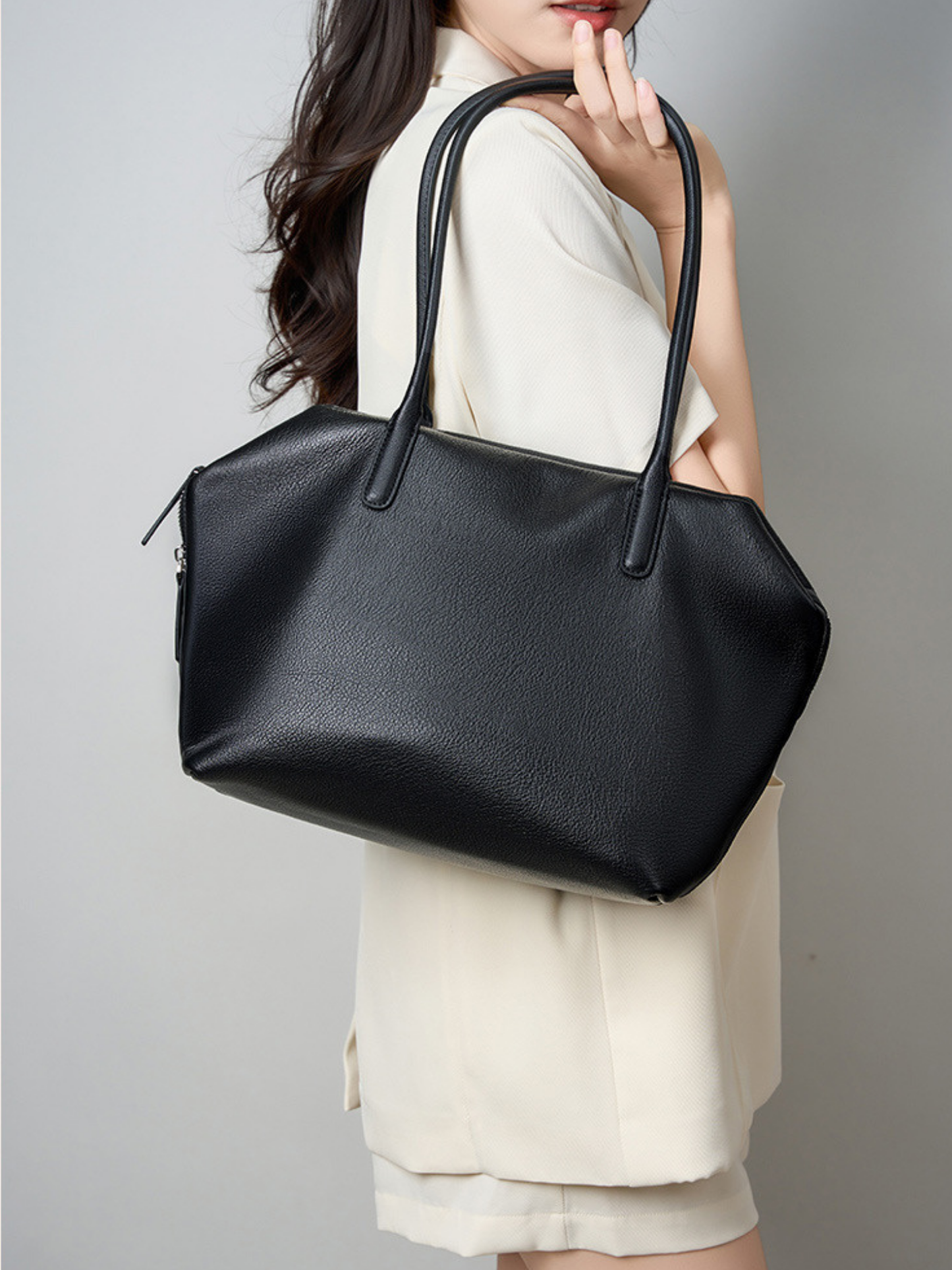 Minimalist Soft‑Grain Leather Tote Bag