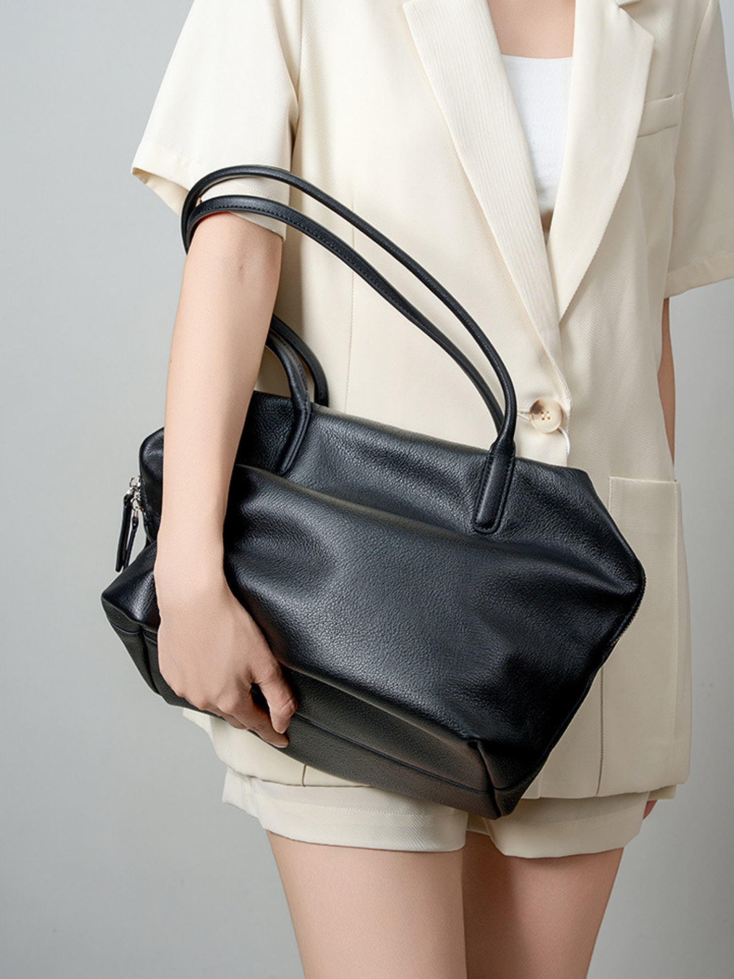 Minimalist Soft‑Grain Leather Tote Bag