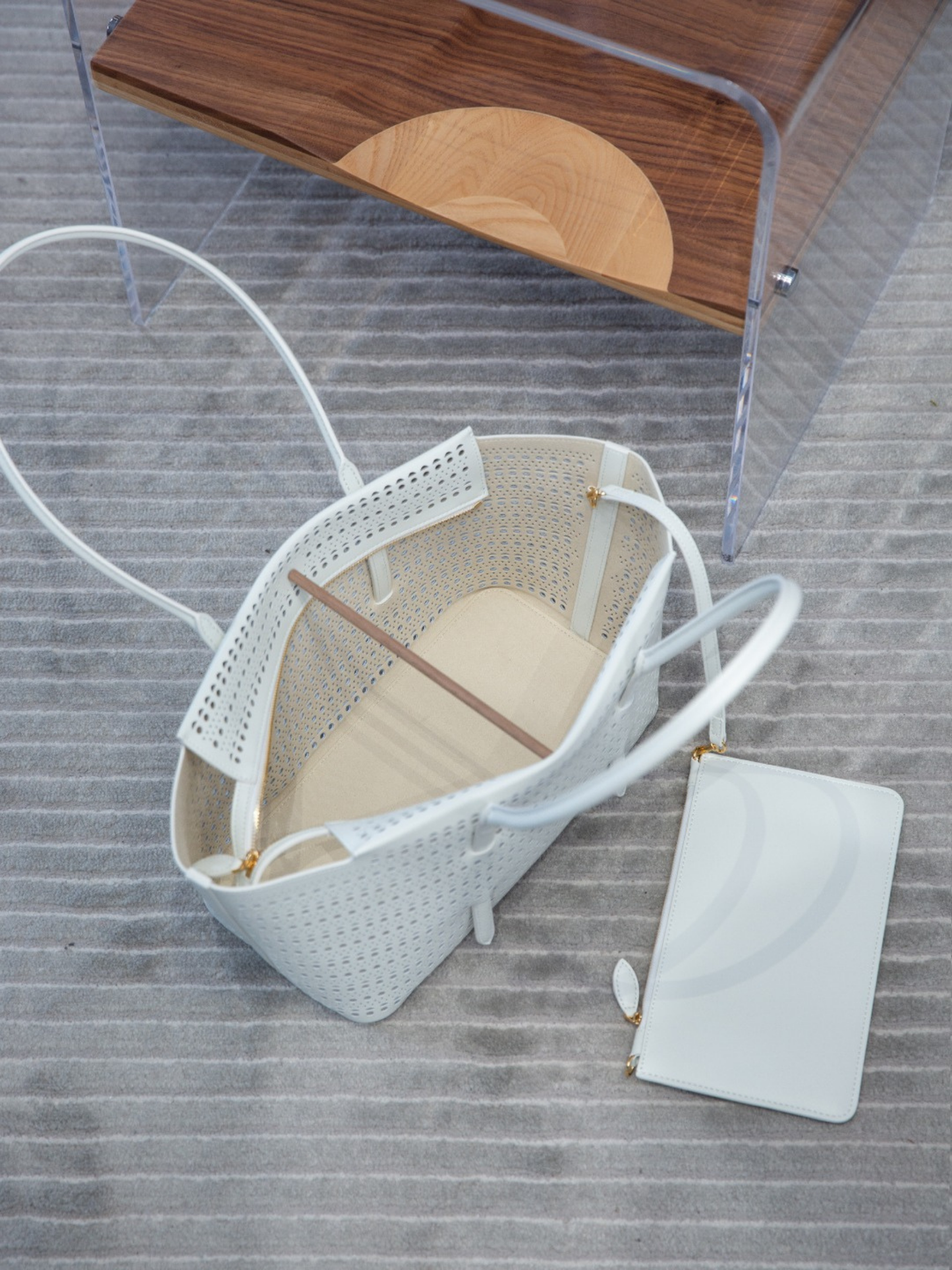 Hollow Out Shoulder Leather Bag