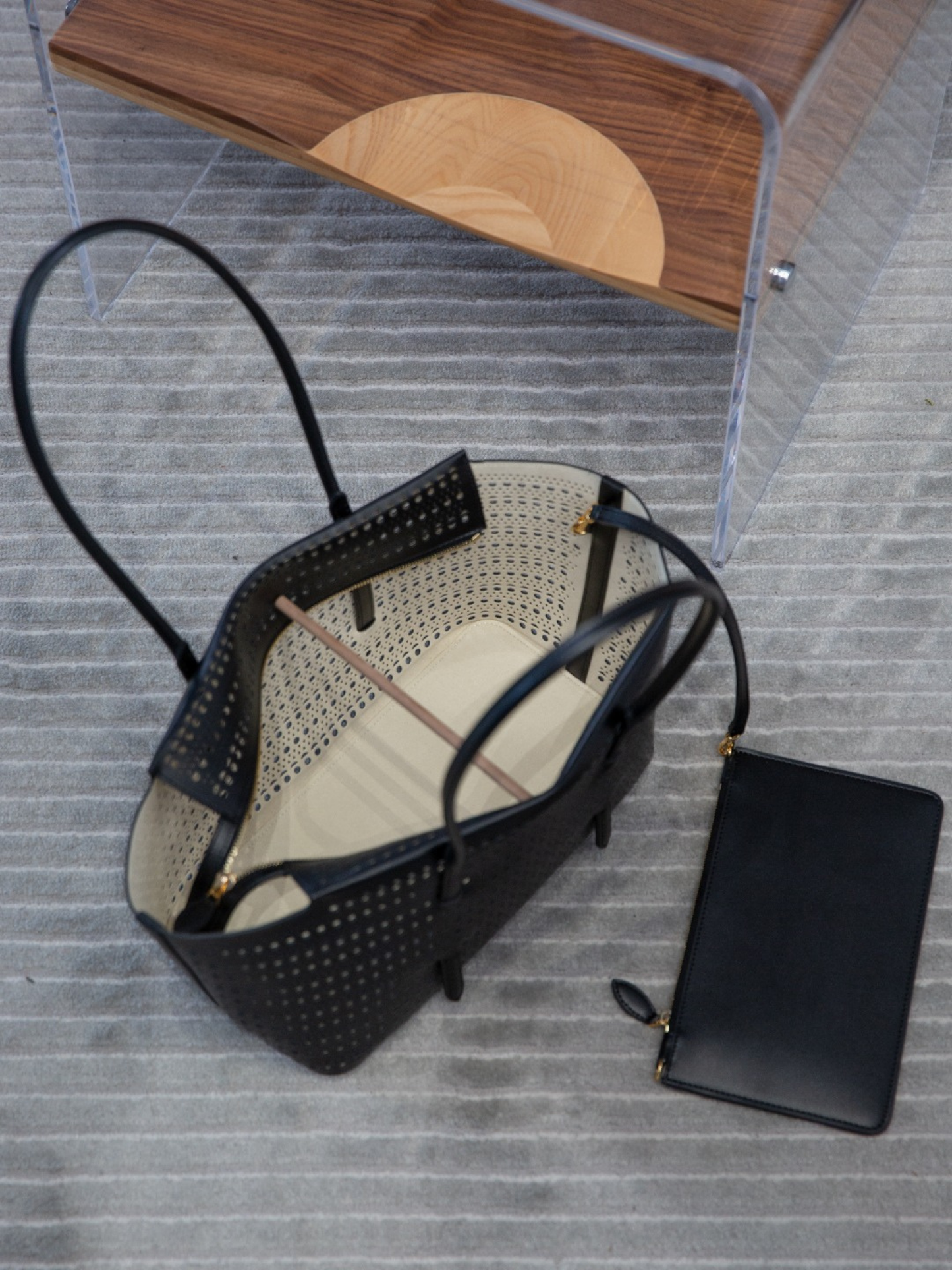 Hollow Out Shoulder Leather Bag