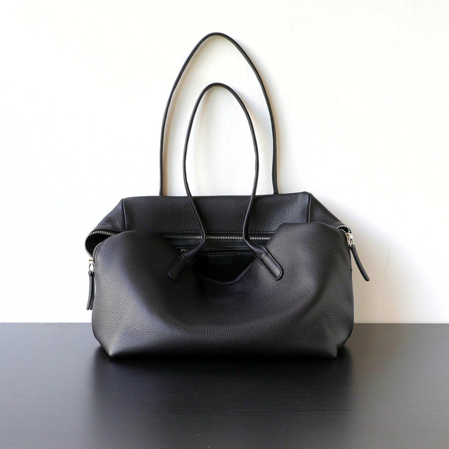 Minimalist Soft‑Grain Leather Tote Bag
