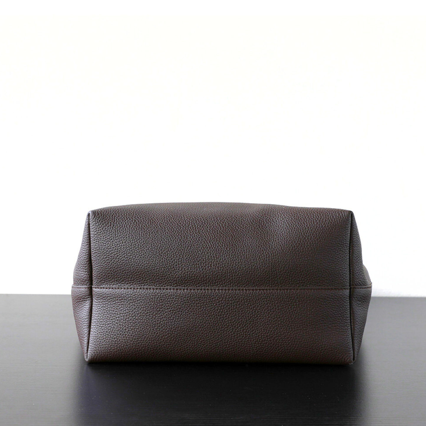 Minimalist Soft‑Grain Leather Tote Bag