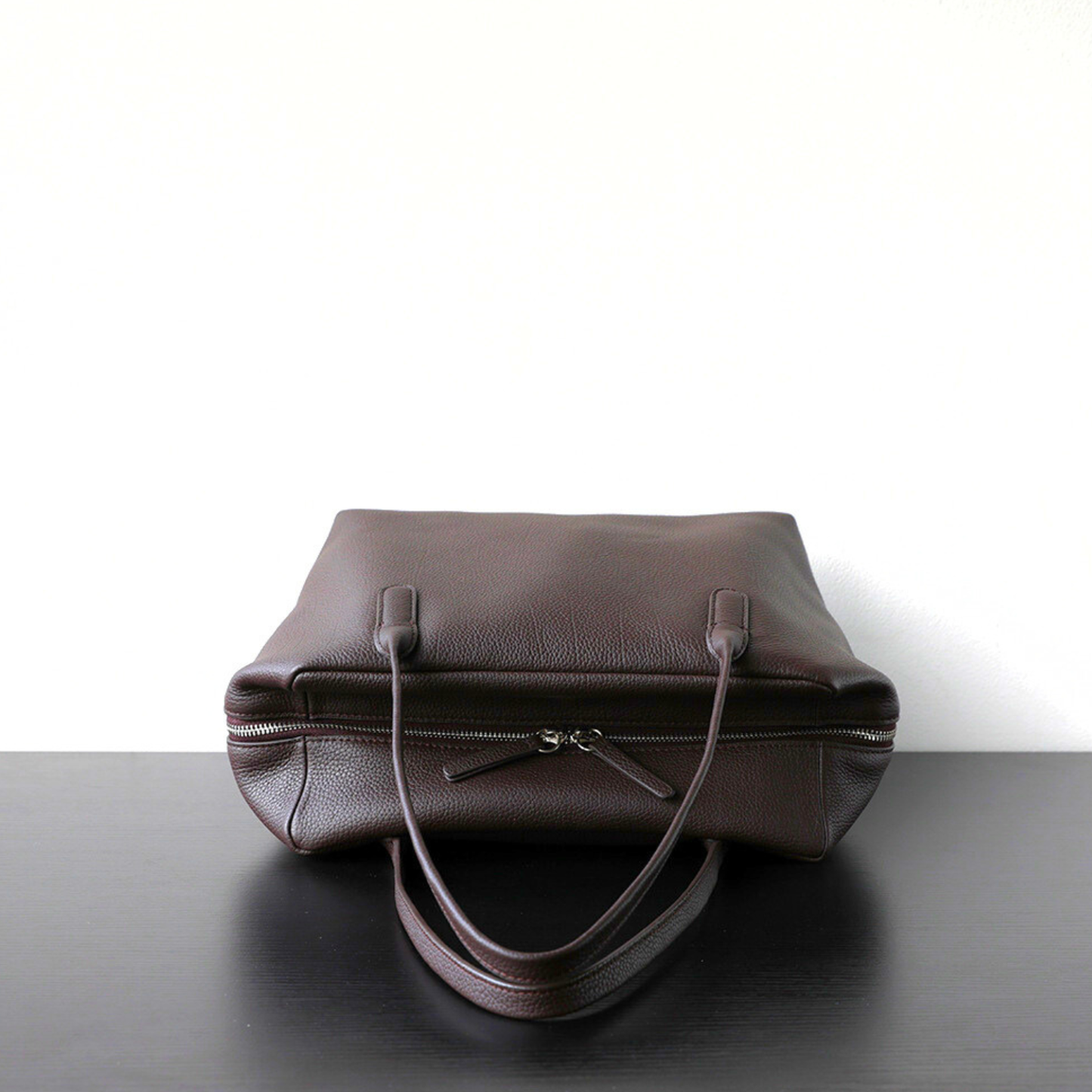 Minimalist Soft‑Grain Leather Tote Bag