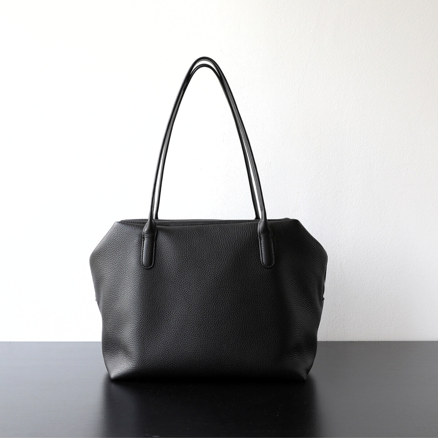 Minimalist Soft‑Grain Leather Tote Bag