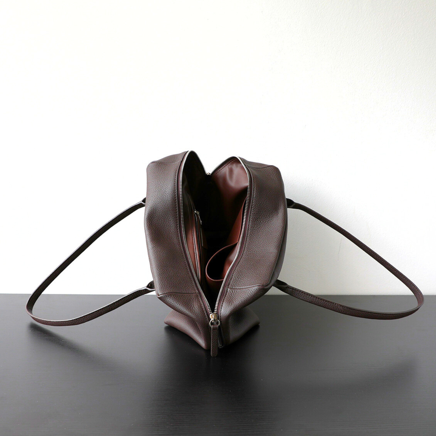Minimalist Soft‑Grain Leather Tote Bag