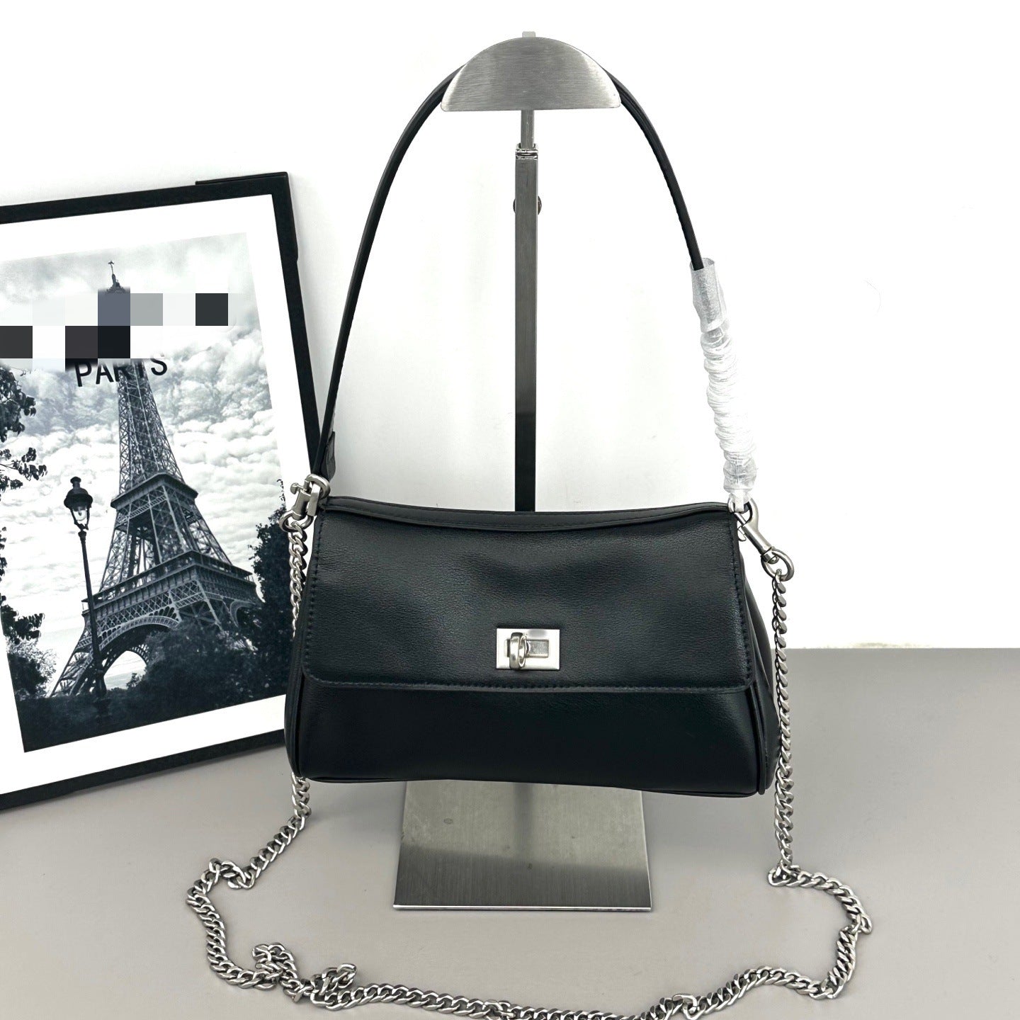 Nano Vintage‑Style Leather Shoulder Bag with Chain