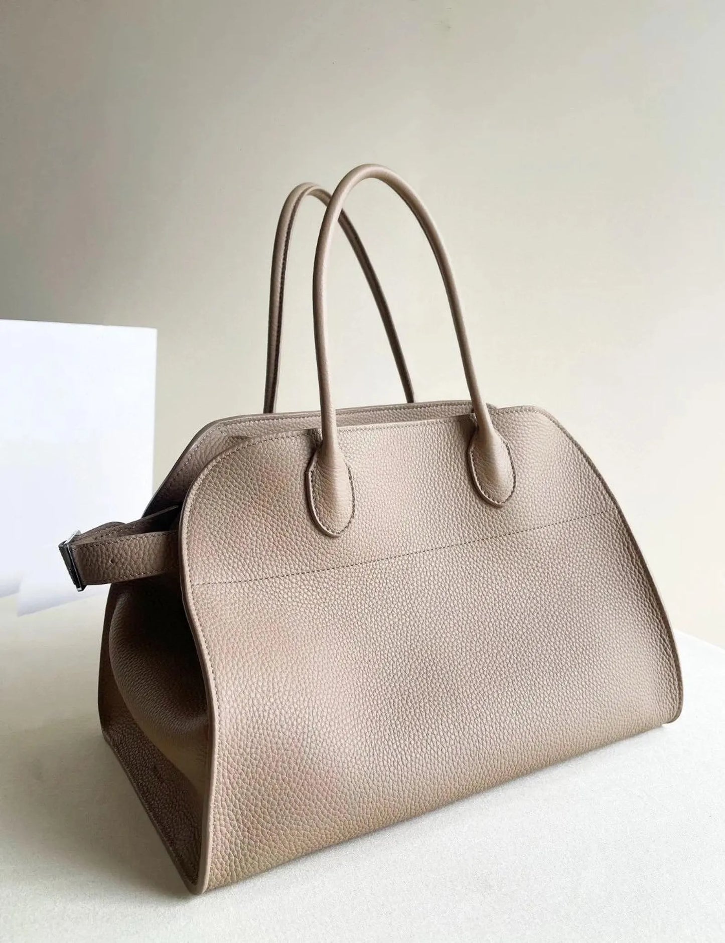 Luxurious Top-Layer Leather Tote Bag