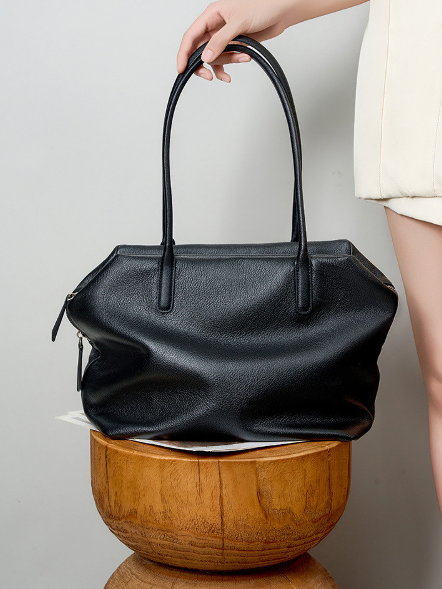 Minimalist Soft‑Grain Leather Tote Bag