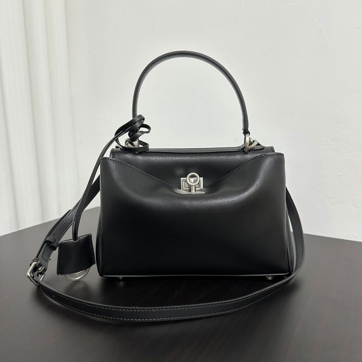 Minimalist Luxurious Soft Leather Handbag