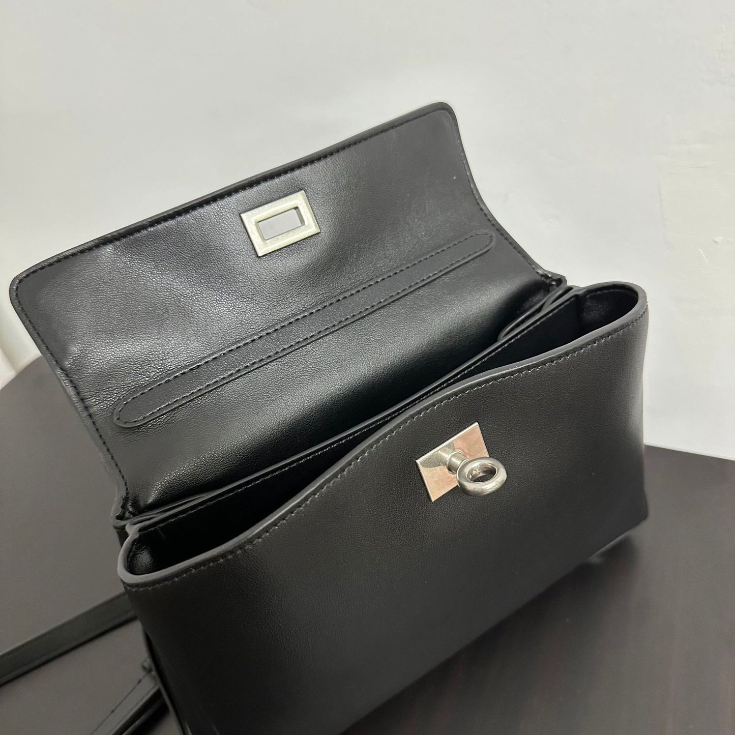 Minimalist Luxurious Soft Leather Handbag