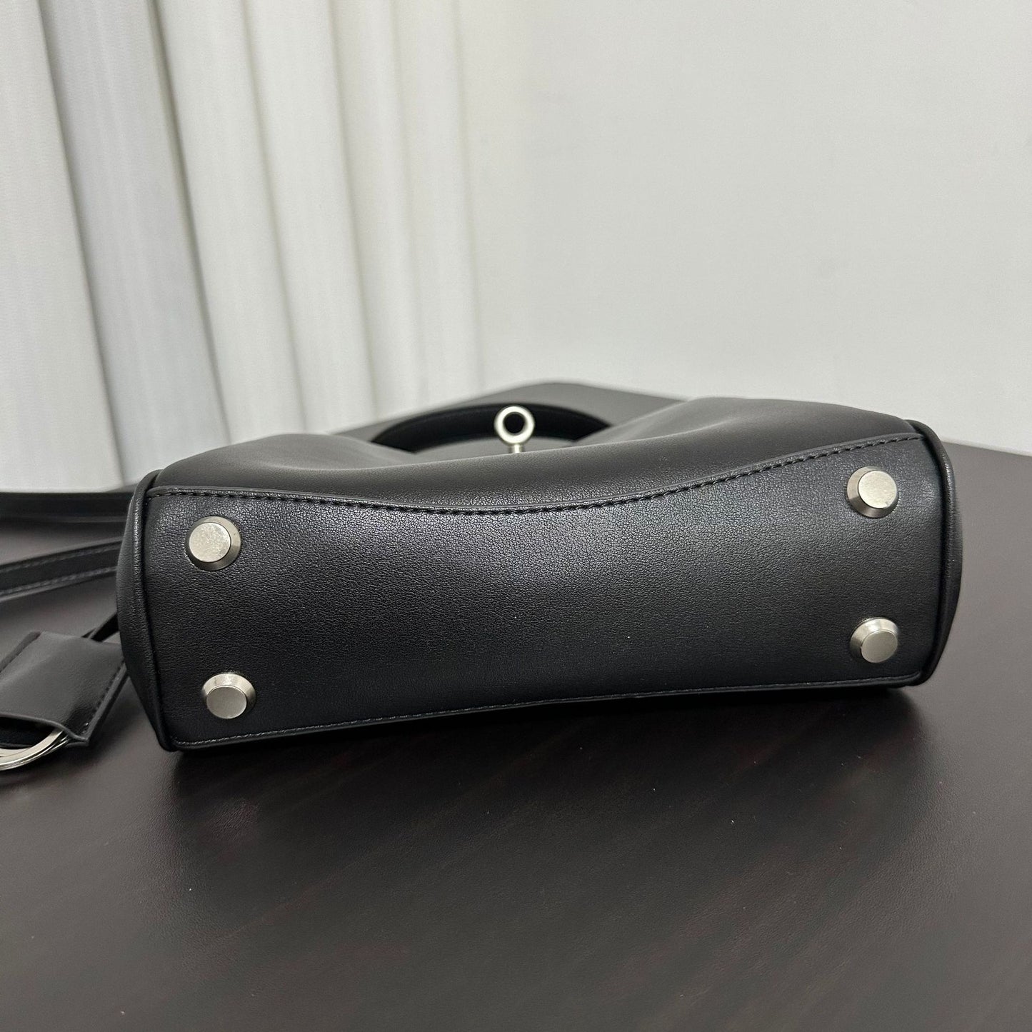Minimalist Luxurious Soft Leather Handbag