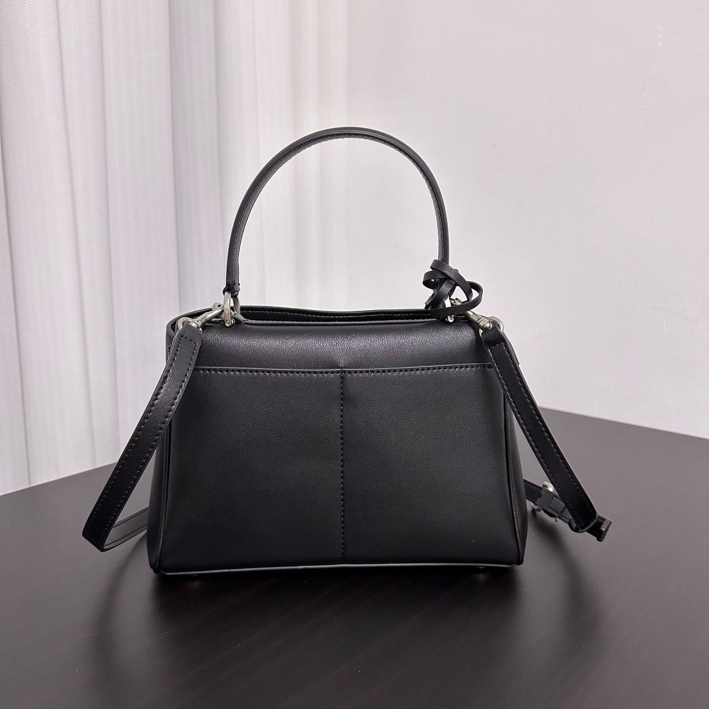 Minimalist Luxurious Soft Leather Handbag