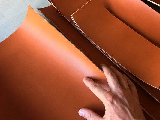 Not All Leather Is the Same: Natural Vegetable-Tanned vs. Modern Luxury-Finished (What Trendiesty Uses)