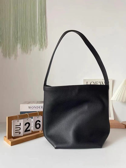 El lujoso bolso tote de cuero "inspirado en Row-Margaux"