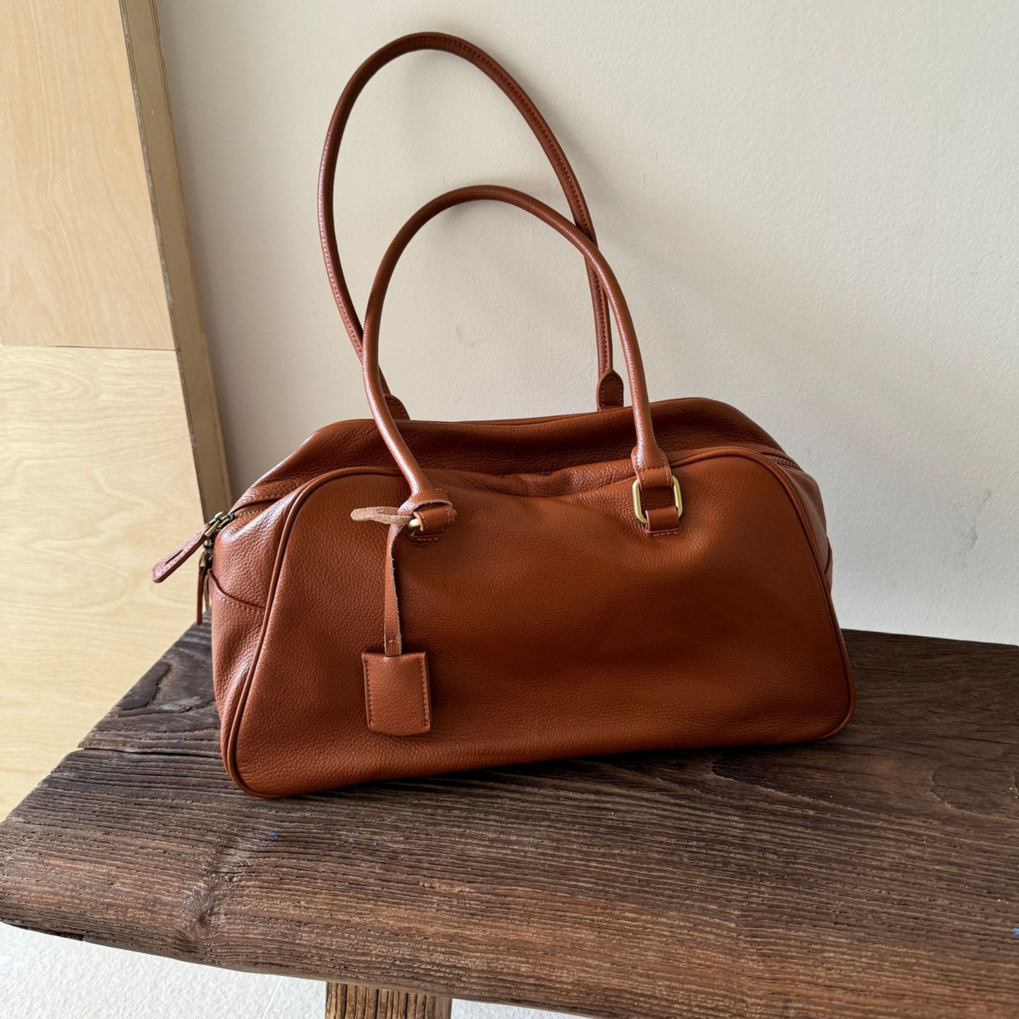 Large Capacity Zip‑Top Natural Leather Shoulder Bag