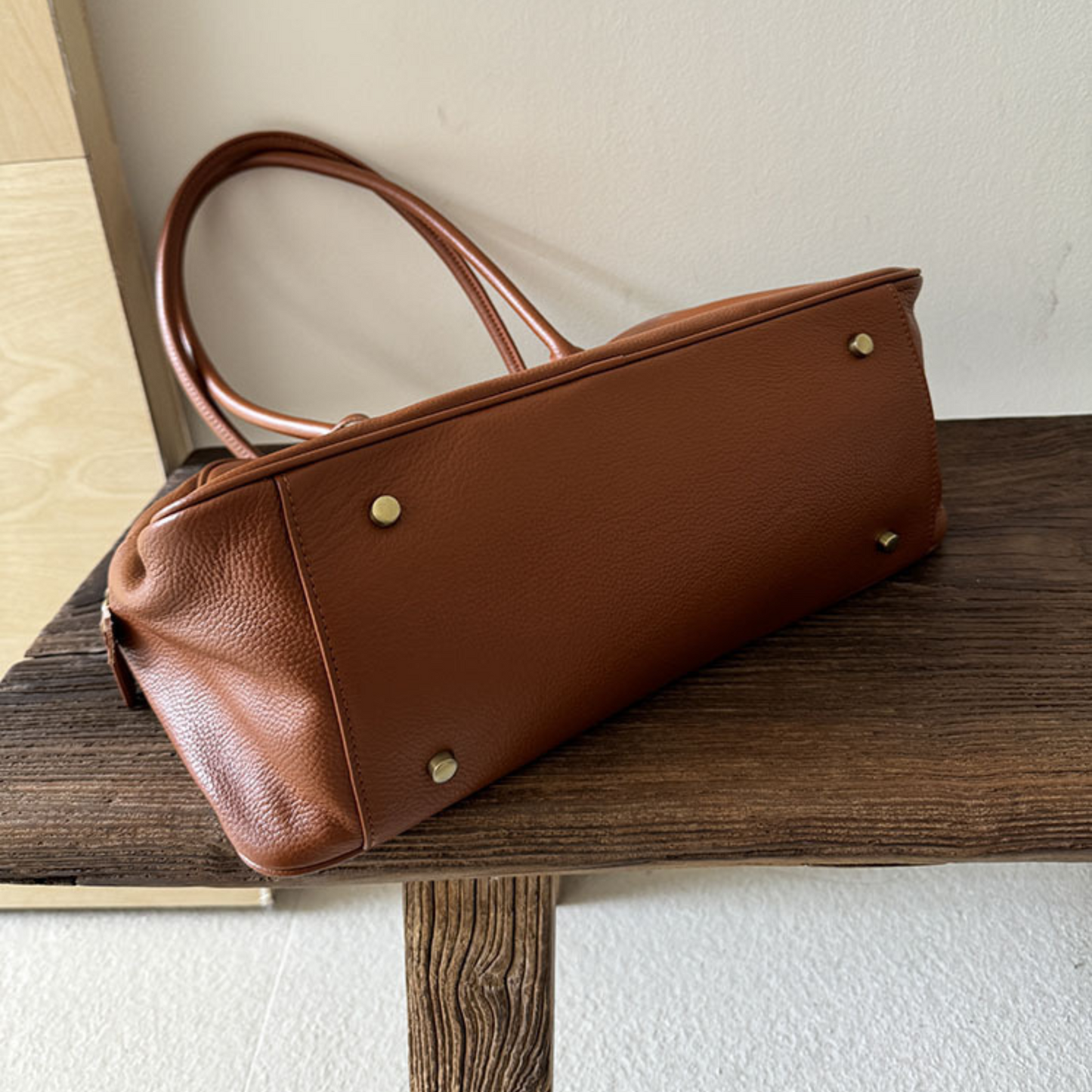 Large Capacity Zip‑Top Natural Leather Shoulder Bag