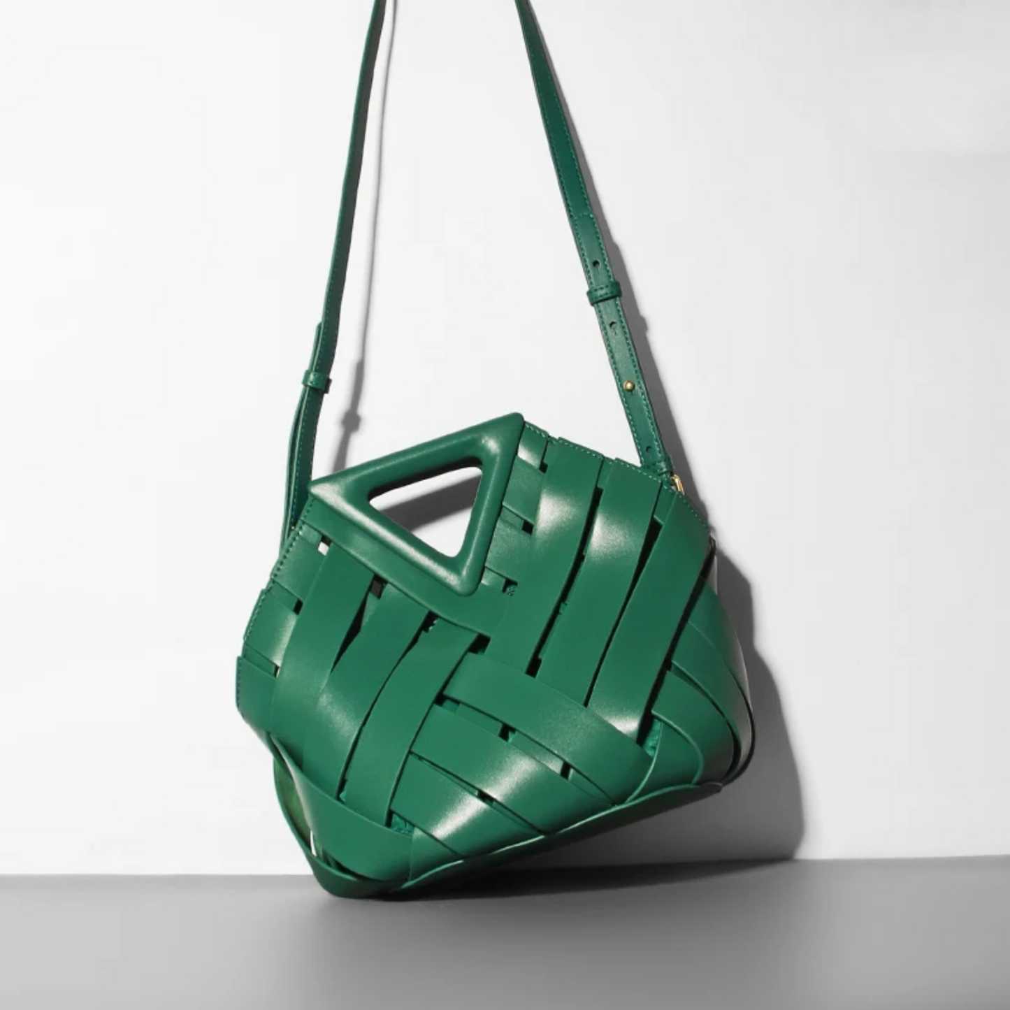 The "Bottega-Veneta-Intrecciato-inspired" Leather Basket Bag - Trendiesty Worldwide