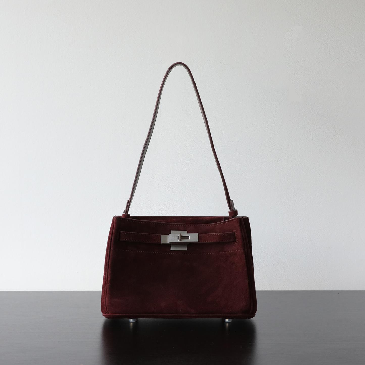 Slim Underarm Luxurious Leather Shoulder Bag