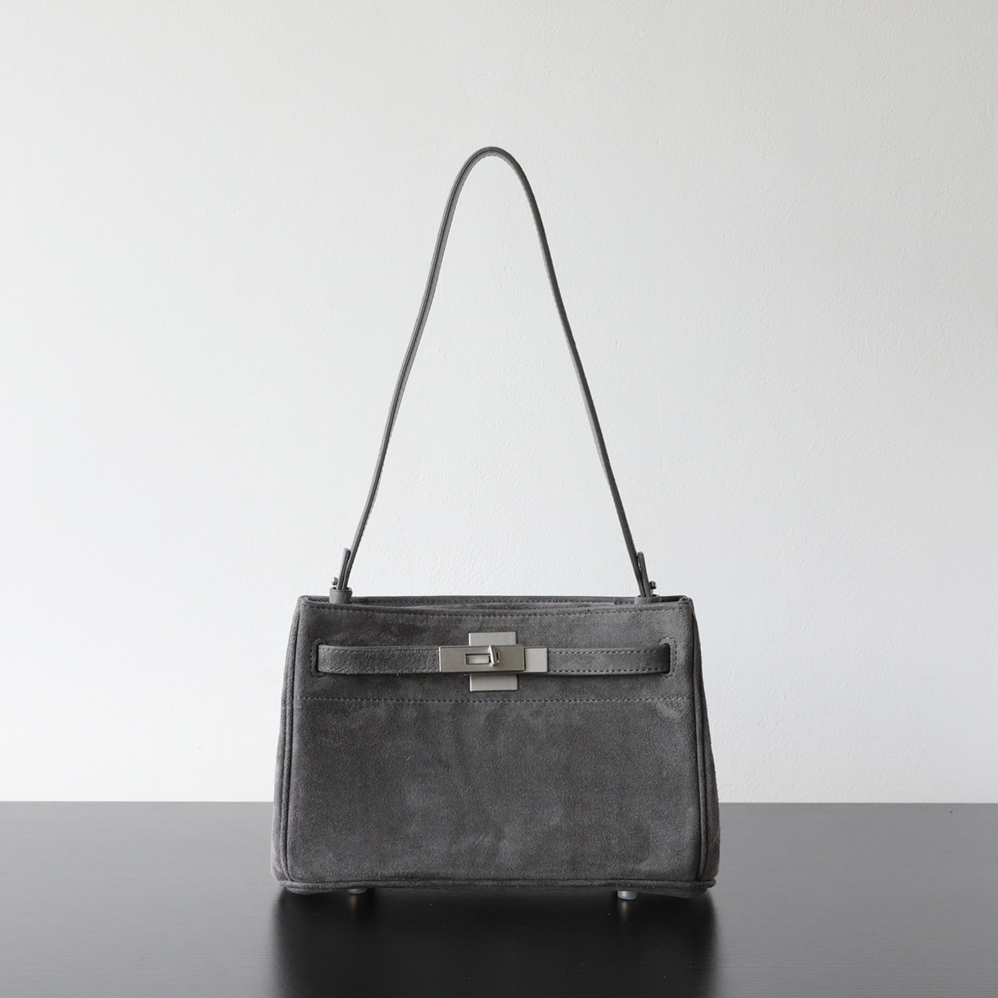 Slim Underarm Luxurious Leather Shoulder Bag
