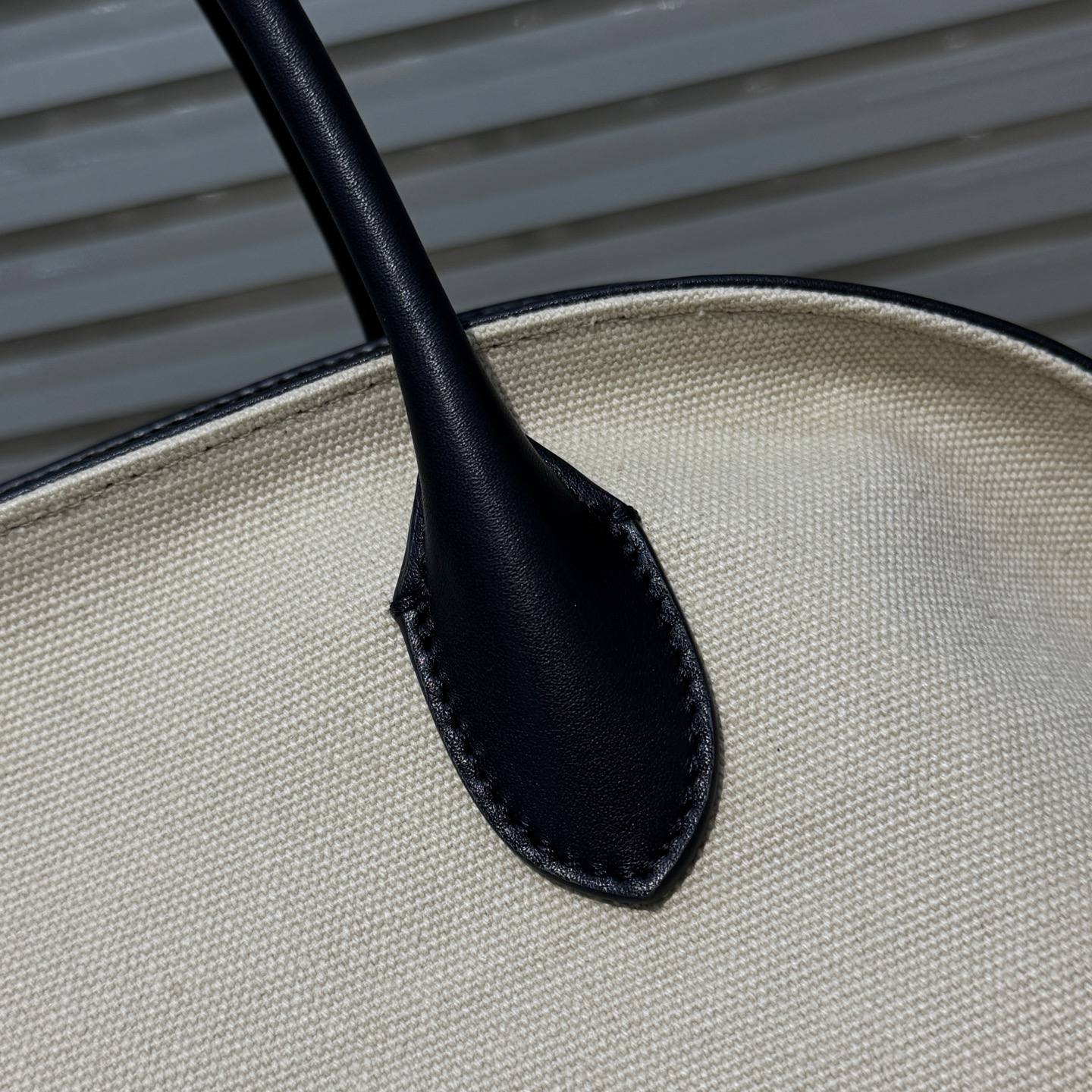 Agnes Bowling Leather Bag