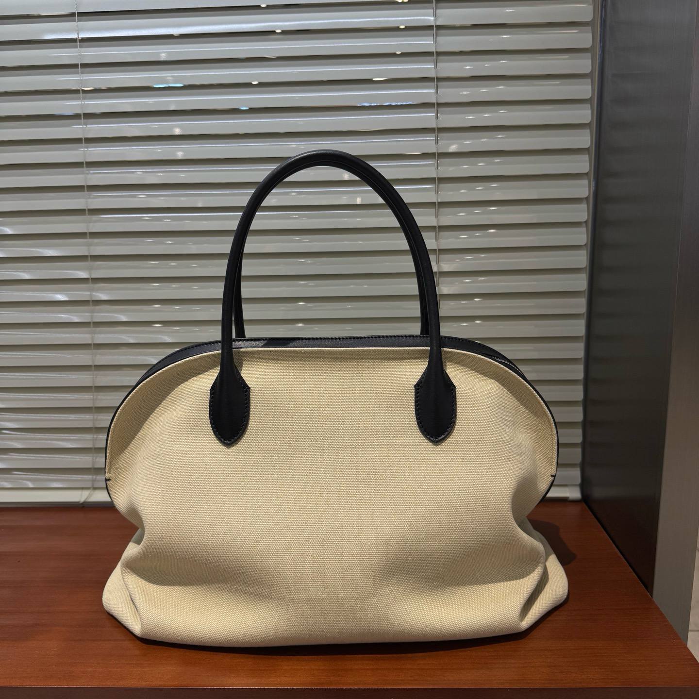 Agnes Bowling Leather Bag