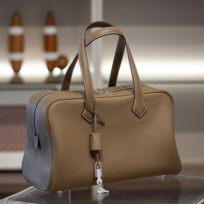 Victoria Style Classic Leather Shoulder Bag