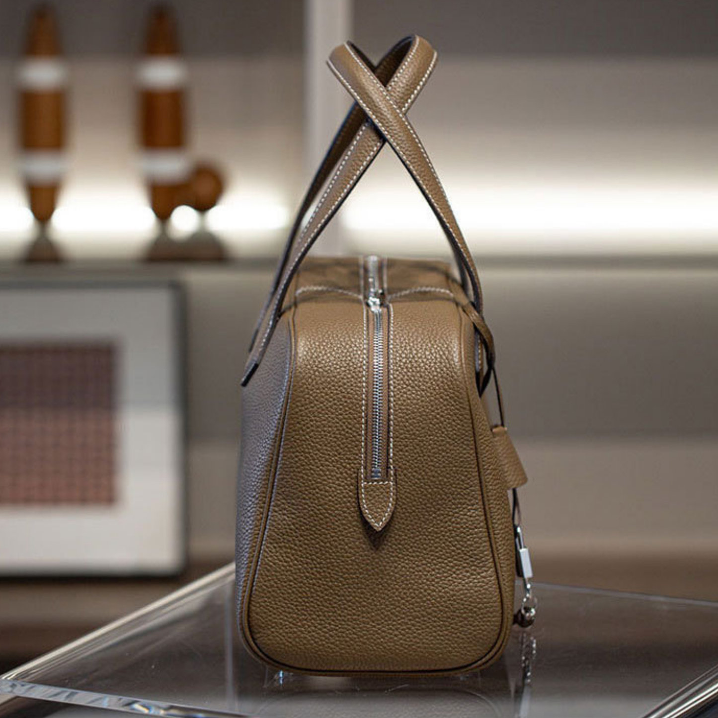 Victoria Style Classic Leather Shoulder Bag