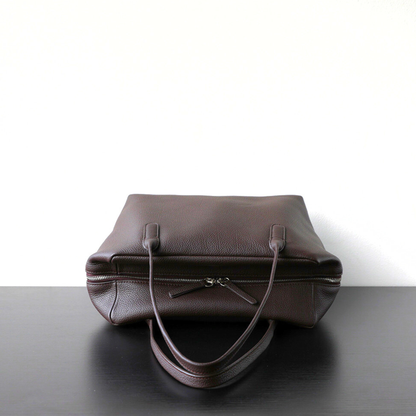 Minimalist Soft‑Grain Leather Tote Bag