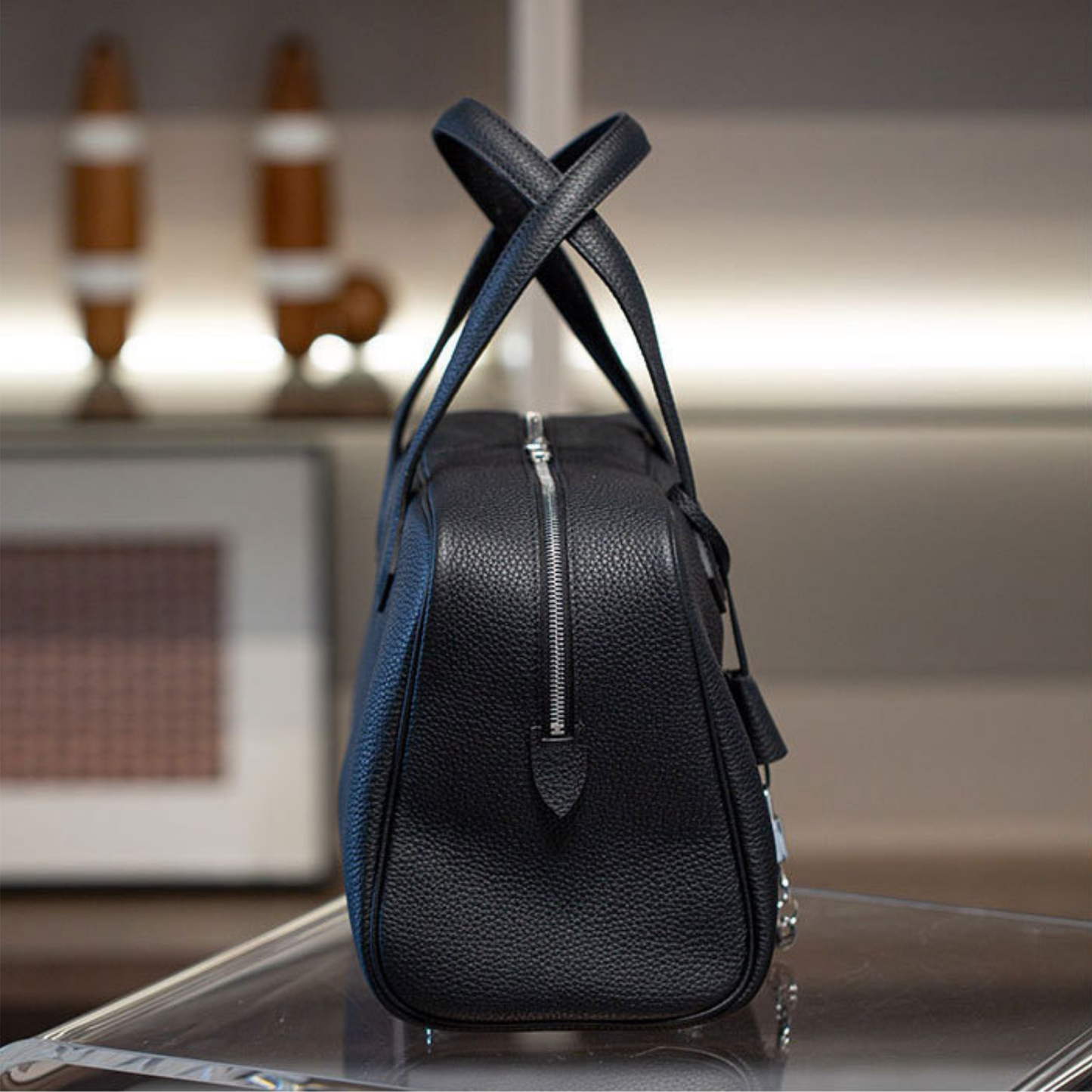 Victoria Style Classic Leather Shoulder Bag
