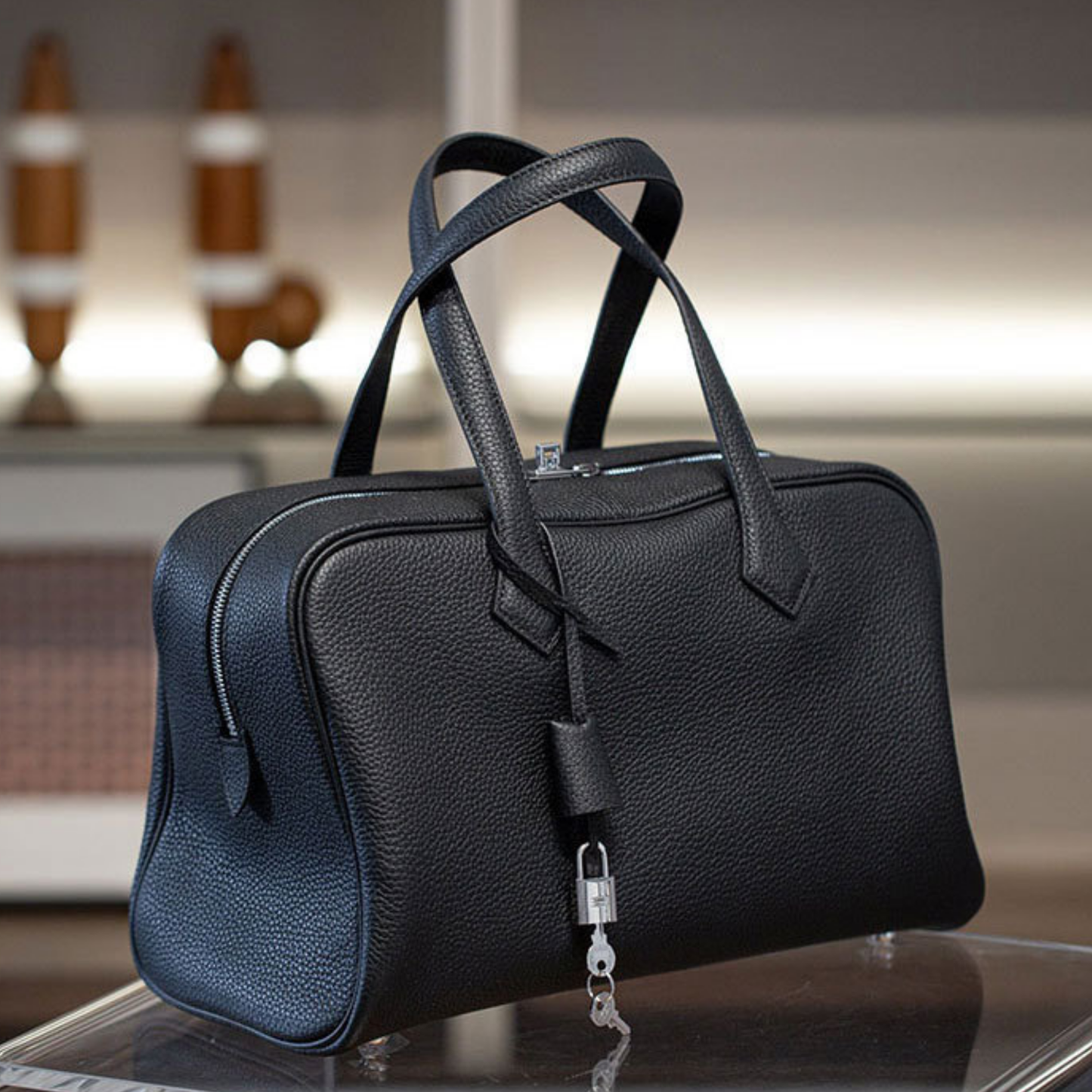 Victoria Style Classic Leather Shoulder Bag