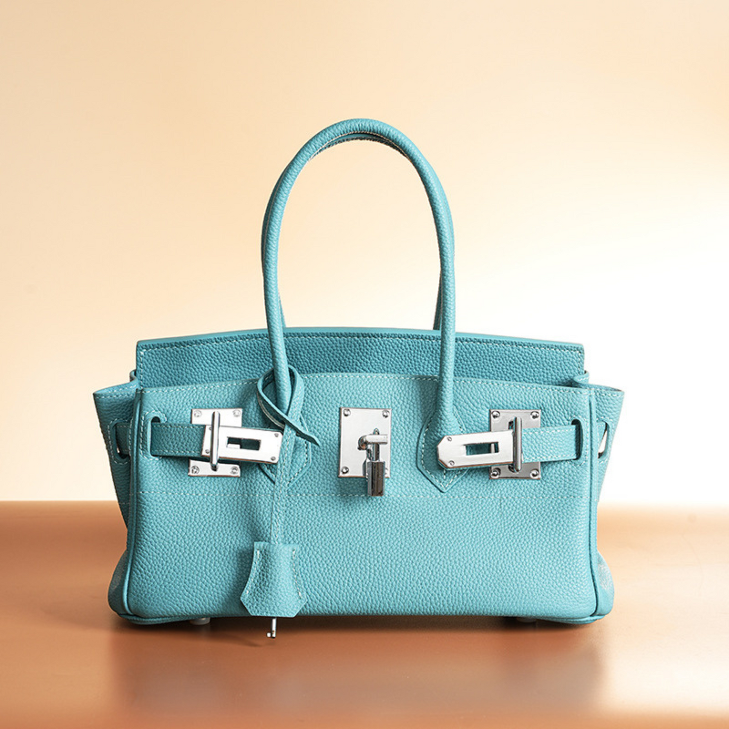 El lujoso bolso de cuero inspirado en "Hermes Togo Birkin 30"