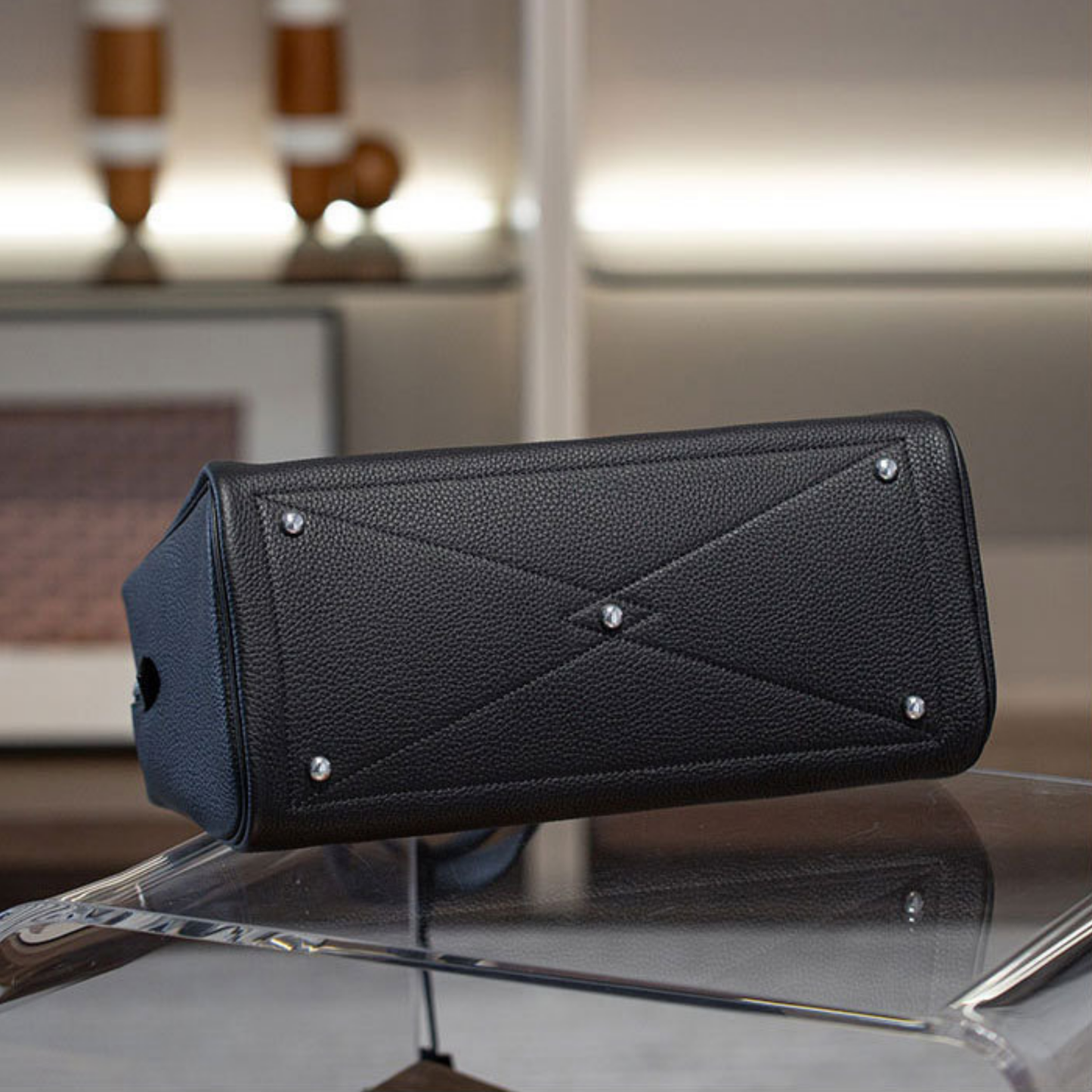 Victoria Style Classic Leather Shoulder Bag