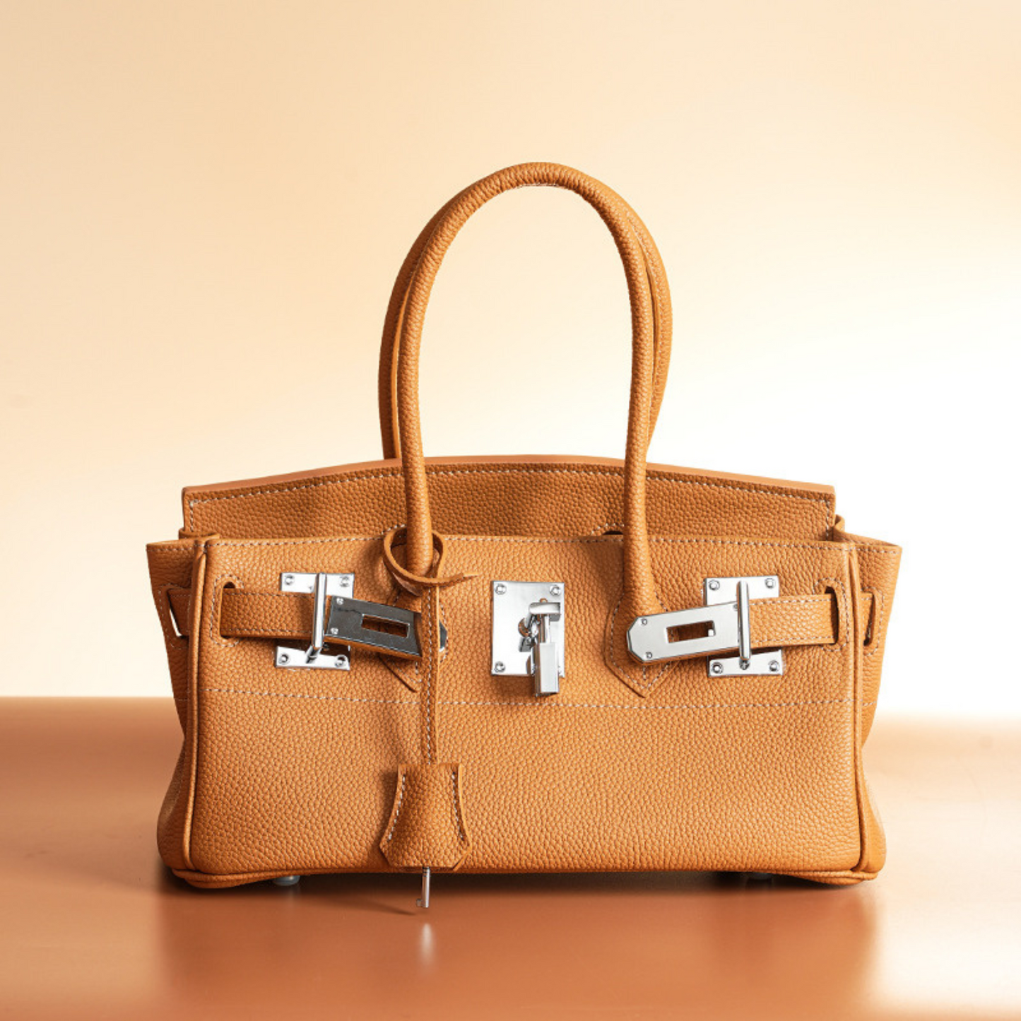 El lujoso bolso de cuero inspirado en "Hermes Togo Birkin 30"