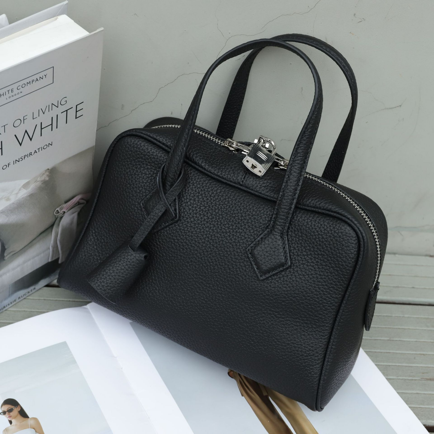 Victoria Style Classic Leather Shoulder Bag