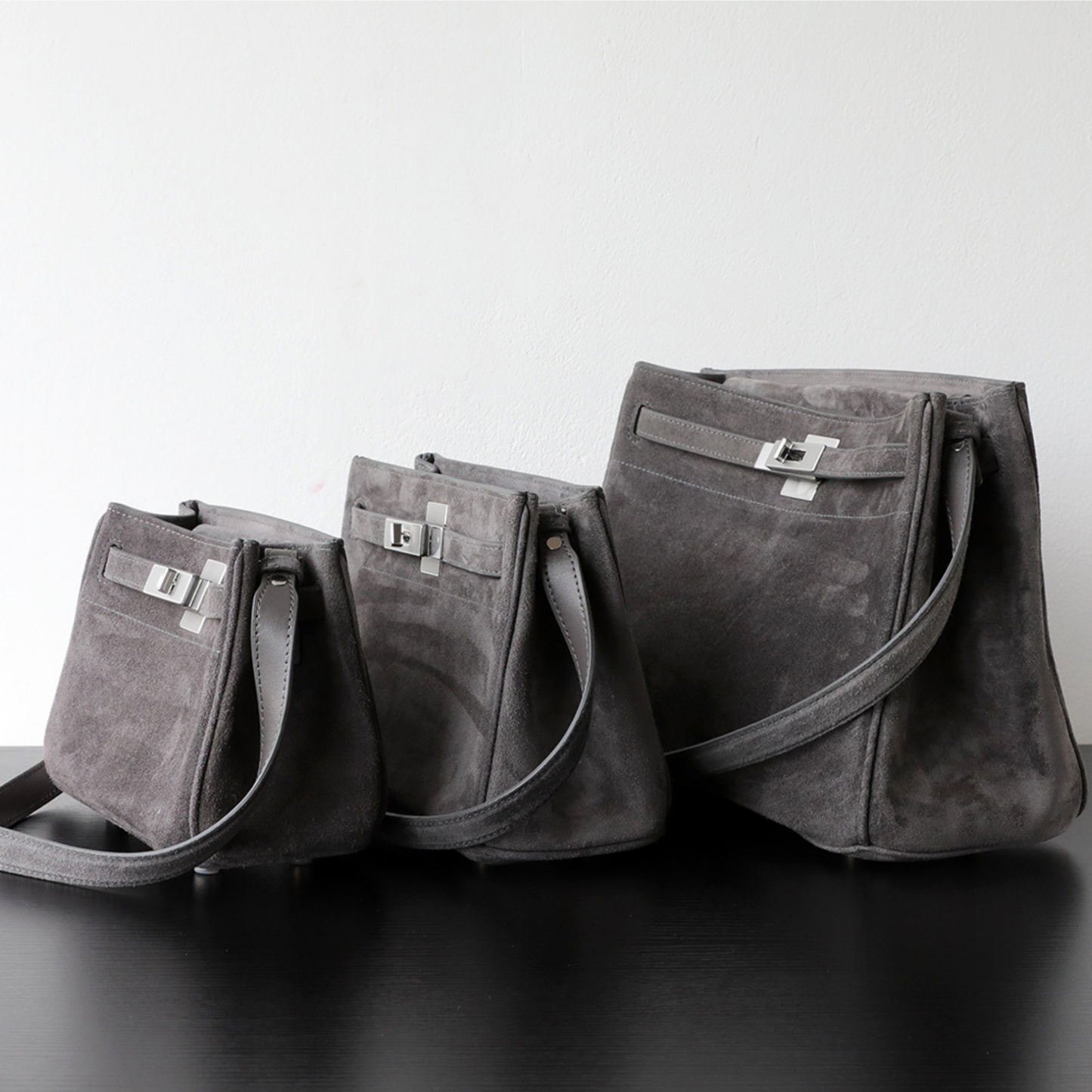 Slim Underarm Luxurious Leather Shoulder Bag