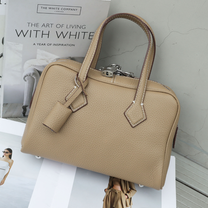 Victoria Style Classic Leather Shoulder Bag