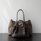 El lujoso bolso tote de cuero "inspirado en Row-Margaux"