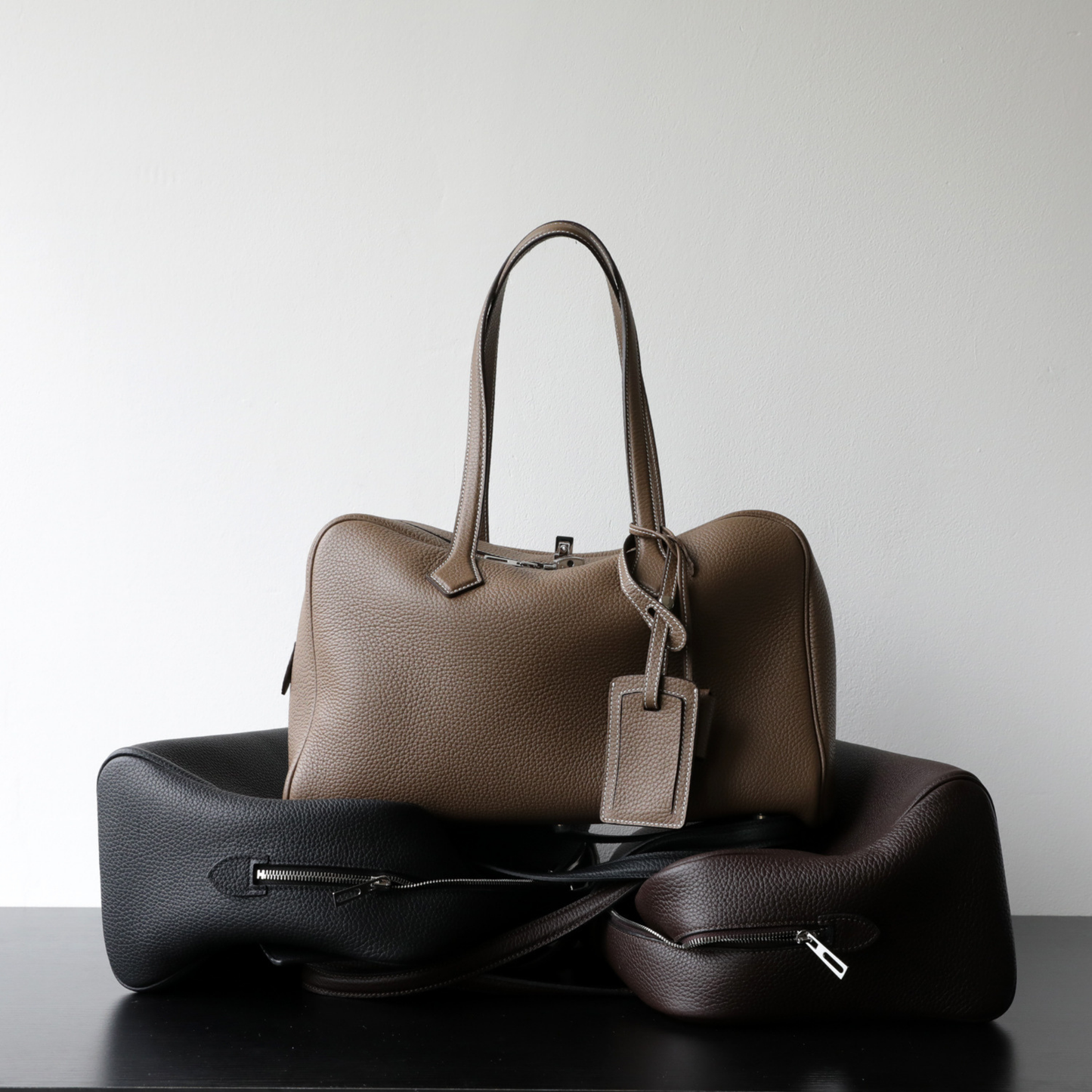 Victoria Style Classic Leather Shoulder Bag