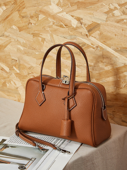 Victoria Style Classic Leather Shoulder Bag