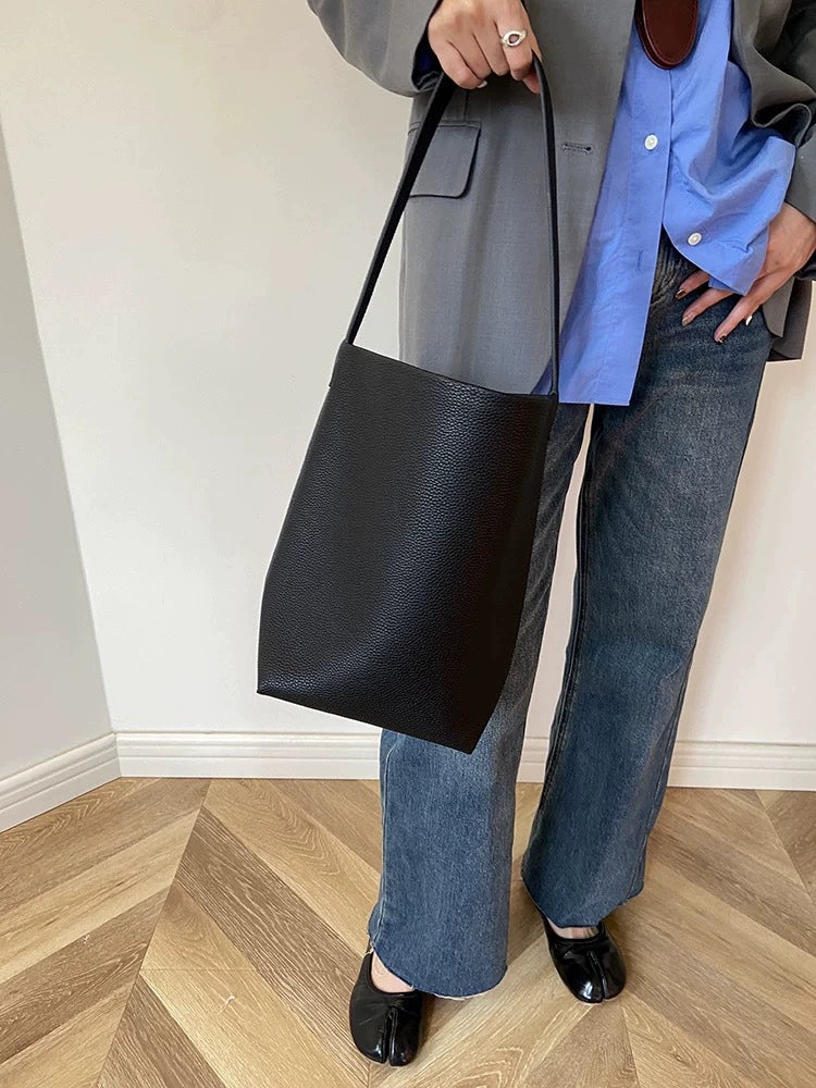 El lujoso bolso tote de cuero "inspirado en Row-Margaux"