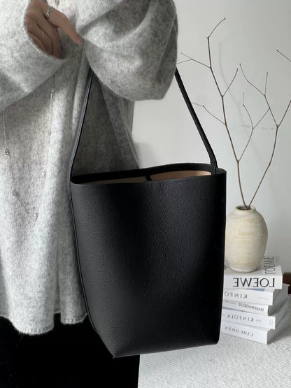 El lujoso bolso tote de cuero "inspirado en Row-Margaux"