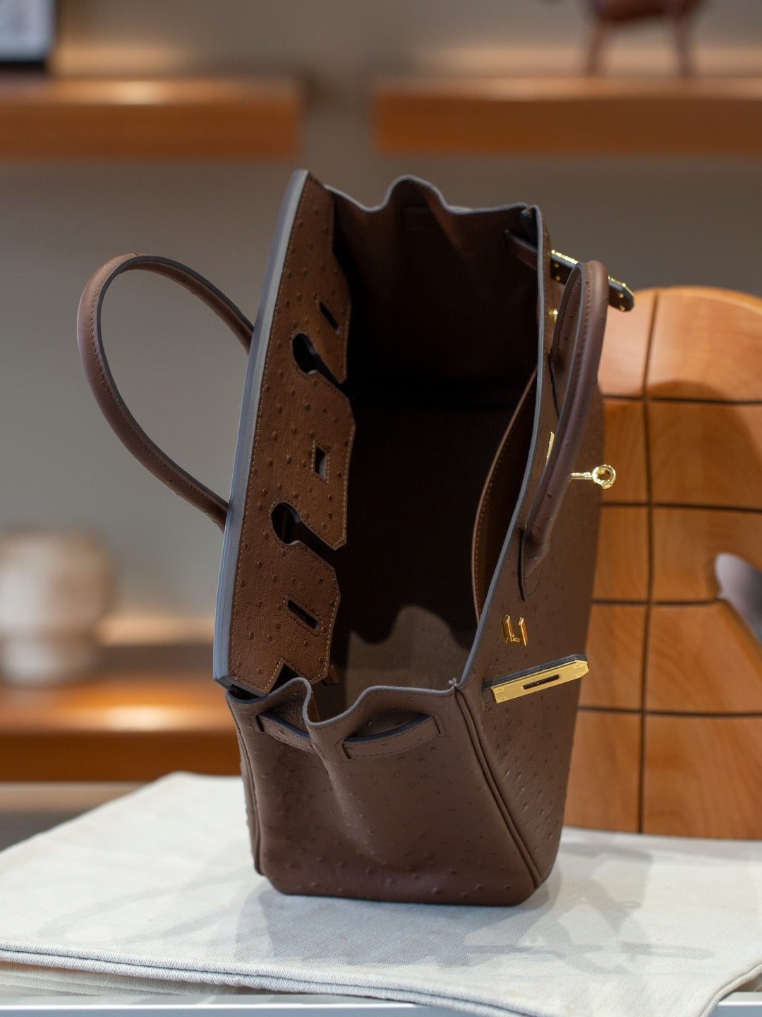 First-Layer Cowhide Ostrich-Pattern Structured Top Handle Luxury Leather Bag