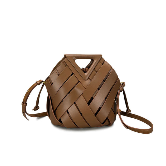 El bolso tipo cesta de cuero "inspirado en Bottega-Veneta-Intrecciato"