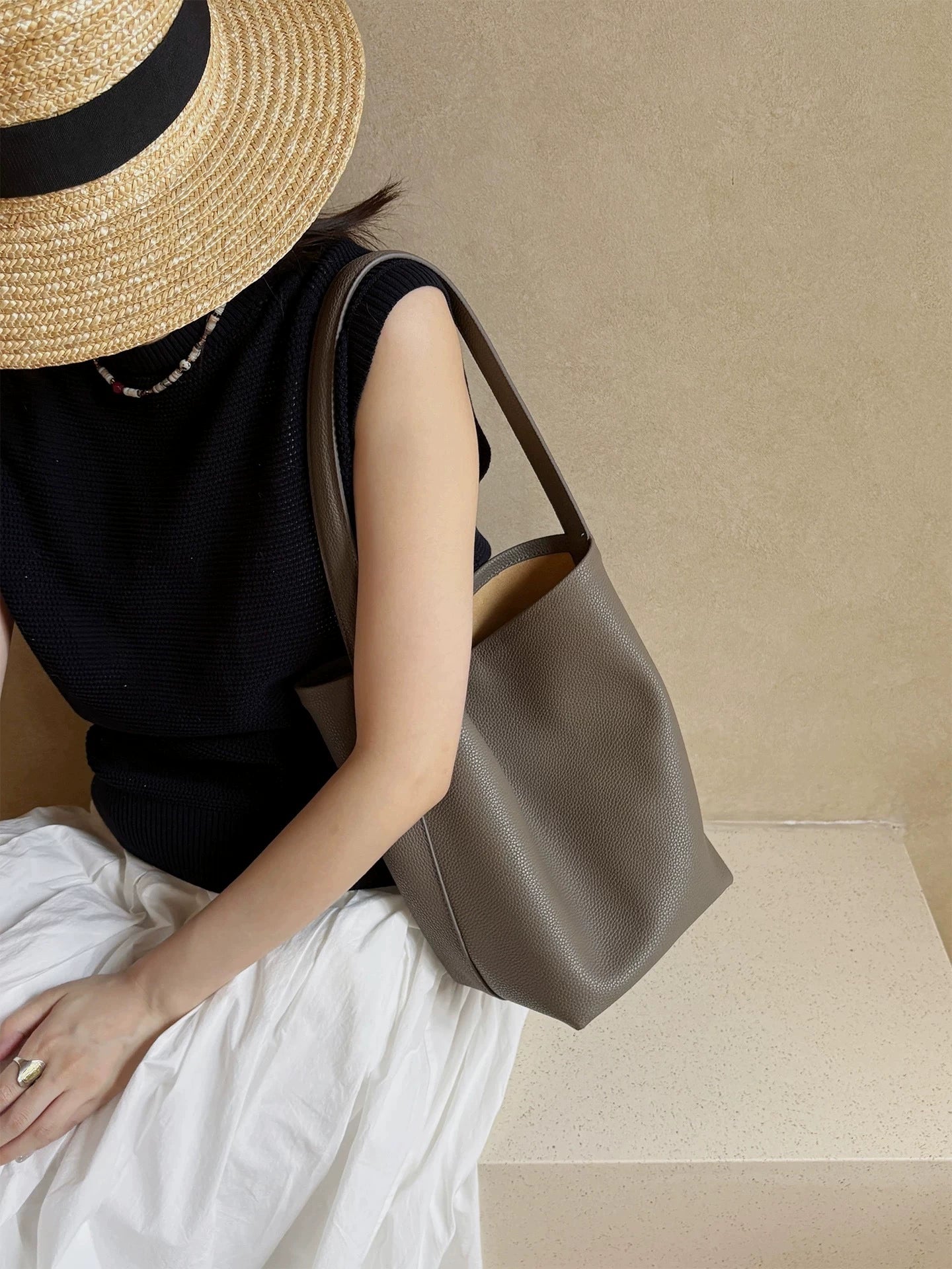 El lujoso bolso tote de cuero "inspirado en Row-Margaux"