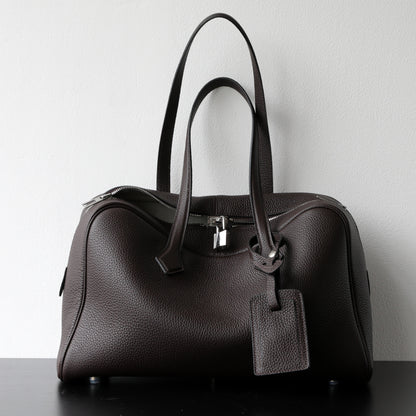 Victoria Style Classic Leather Shoulder Bag
