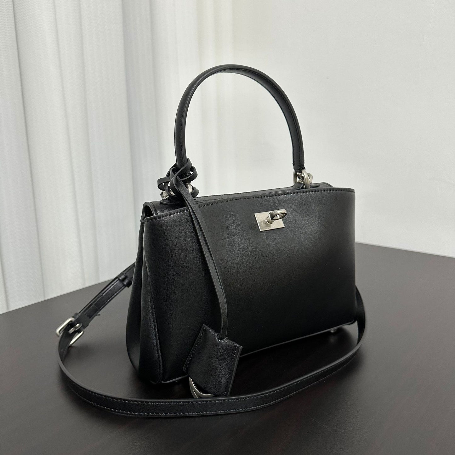 Minimalist Luxurious Soft Leather Handbag