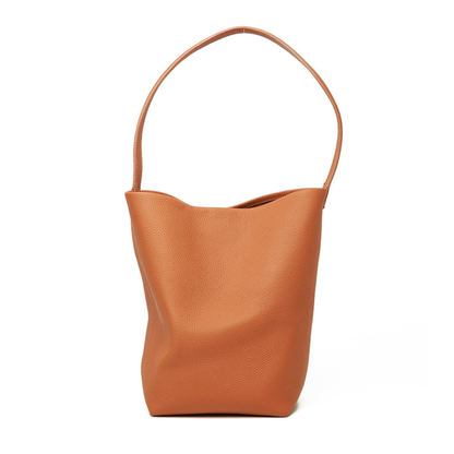 El lujoso bolso tote de cuero "inspirado en Row-Margaux"