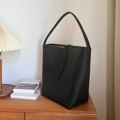 El lujoso bolso tote de cuero "inspirado en Row-Margaux"
